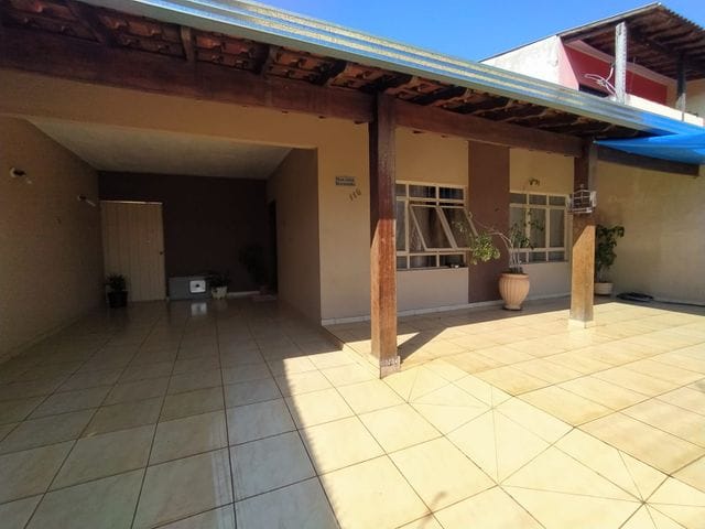Casa com 250m² 3 quartos e 2 banheiros, à venda, no bairro Jardim Planalto em Londrina