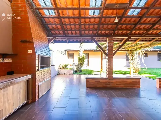 Casa com 576m² 6 quartos e 5 banheiros, para alugar, no bairro Xaxim em Curitiba
