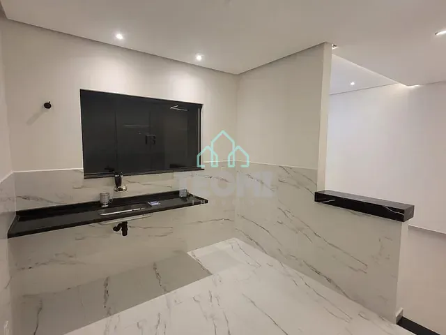 Casa com 150m² 3 quartos e 2 banheiros, à venda, no bairro Piracangaguá em Taubaté