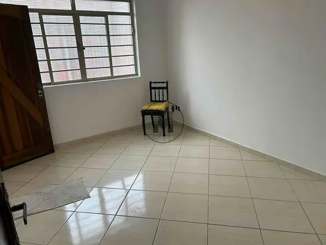 Casa com 150m² 3 quartos e 1 banheiro, à venda, no bairro Campo do Galvão em Guaratinguetá