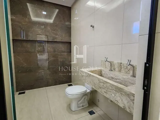 Casa com 210m² 3 quartos e 4 banheiros, à venda, no bairro Jardim Atlântico em Goiânia