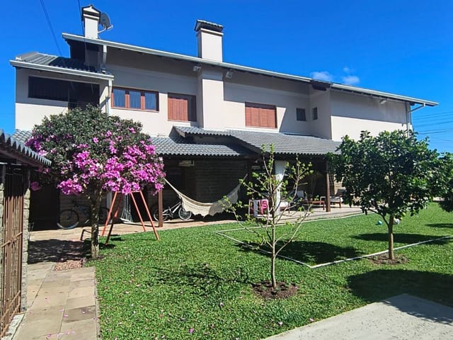 Casa 3 quartos e 3 banheiros, à venda, no bairro Bela Vista em Caxias do Sul