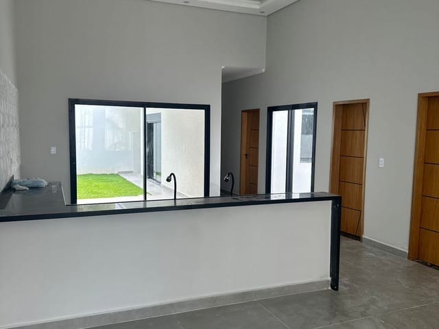 Casa com 214m² 3 quartos e 2 banheiros, à venda, no bairro Parque São Domingos em Pindamonhangaba