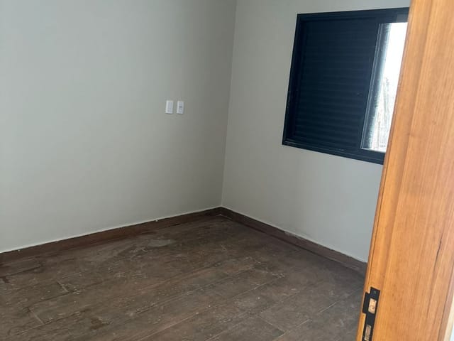 Casa com 214m² 3 quartos e 2 banheiros, à venda, no bairro Parque São Domingos em Pindamonhangaba