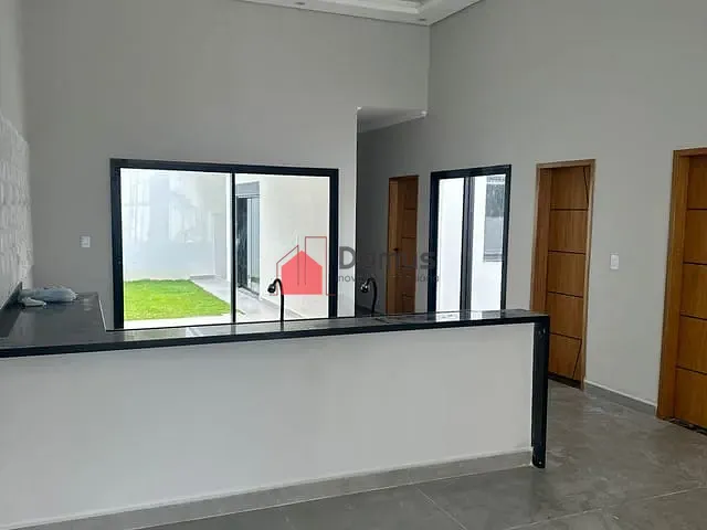 Casa com 214m² 3 quartos e 2 banheiros, à venda, no bairro Parque São Domingos em Pindamonhangaba