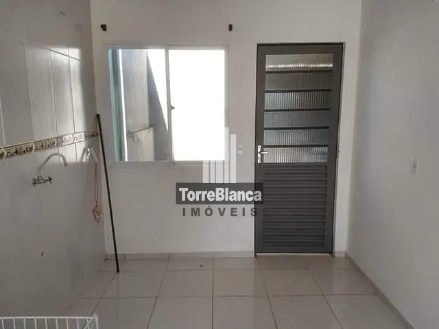 Casa com 60m² 2 quartos e 1 banheiro, à venda, no bairro Cará-Cará em Ponta Grossa