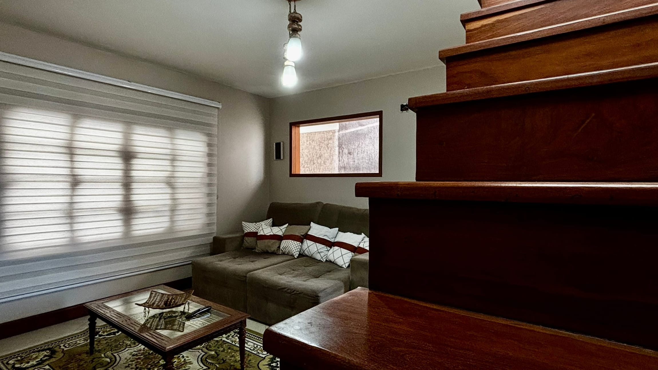 Casa Espaçosa de 250m² no Jardim Planalto, Carapicuíba – Localização Privilegiada e Pronta para Morar!