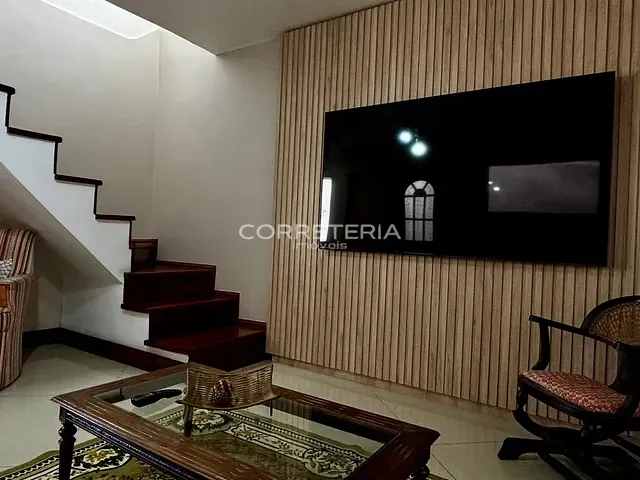 Casa 3 quartos e 3 banheiros, à venda, no bairro Jardim Planalto em Carapicuíba