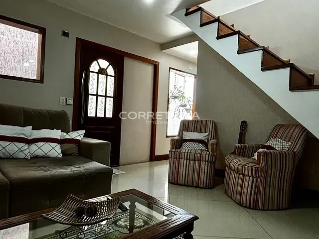 Casa 3 quartos e 3 banheiros, à venda, no bairro Jardim Planalto em Carapicuíba
