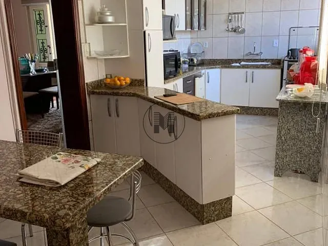 Casa 4 quartos e 4 banheiros, à venda, no bairro Parque São Francisco em Guaratinguetá