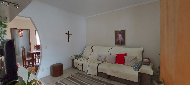 Casa com 300m² 3 quartos e 4 banheiros, à venda, no bairro Jardim Rosely em Pindamonhangaba