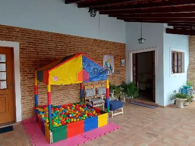 Casa com 300m² 3 quartos e 4 banheiros, à venda, no bairro Jardim Rosely em Pindamonhangaba