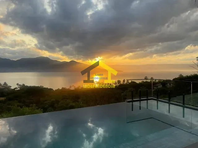 Casa com 1531m² 10 quartos e 11 banheiros, à venda, no bairro Siriúba em Ilhabela