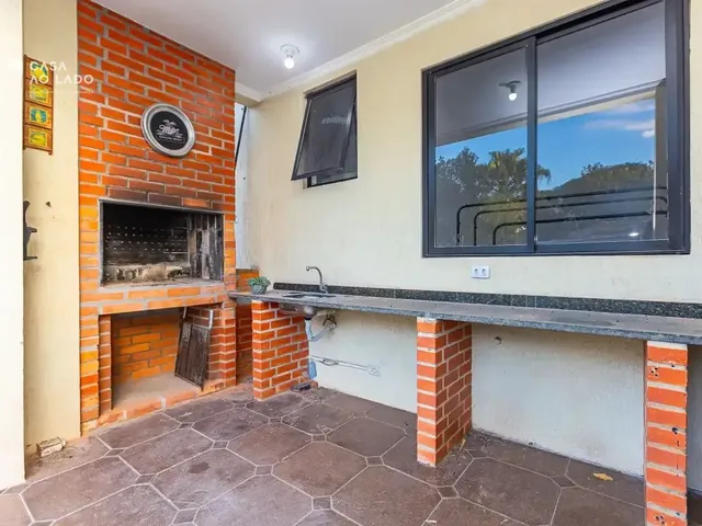 Casa 4 quartos e 5 banheiros, para alugar, no bairro Jardim Social em Curitiba