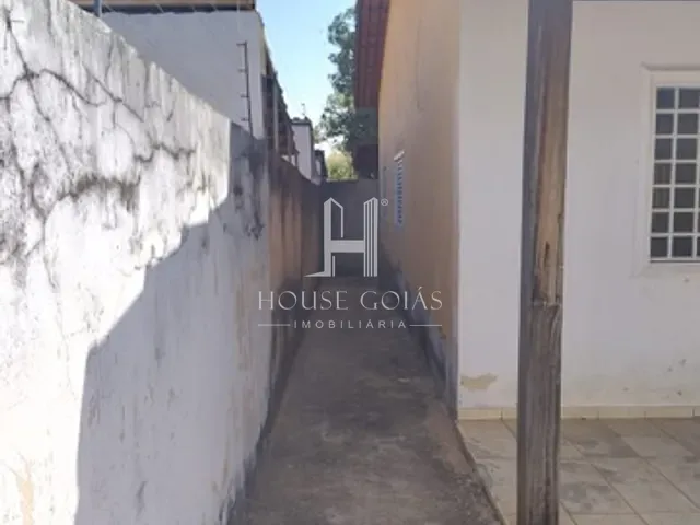 Casa com 390m² 3 quartos e 2 banheiros, à venda, no bairro Ilda em Aparecida de Goiânia