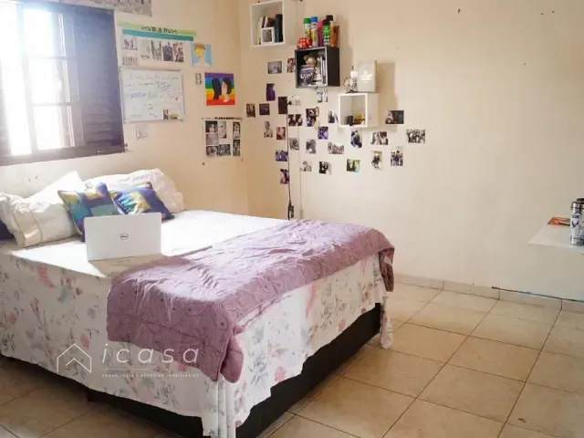 Casa com 235m² 4 quartos e 3 banheiros, à venda, no bairro Vila Menino Jesus em Caçapava