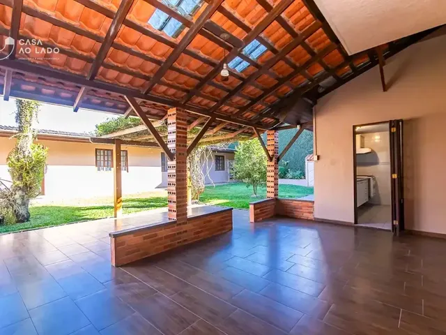 Casa com 576m² 6 quartos e 5 banheiros, à venda, no bairro Xaxim em Curitiba