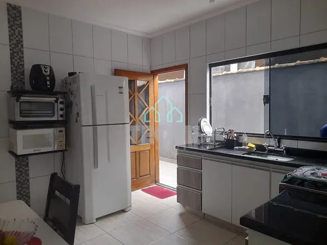 Casa com 250m² 3 quartos e 2 banheiros, à venda, no bairro Loteamento Residencial Vale das Flores em Tremembé