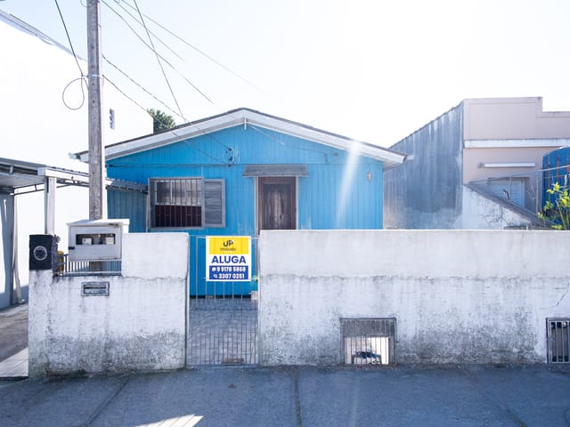 Casa com 270m² 2 quartos e 1 banheiro, para alugar, no bairro Centro em Pelotas