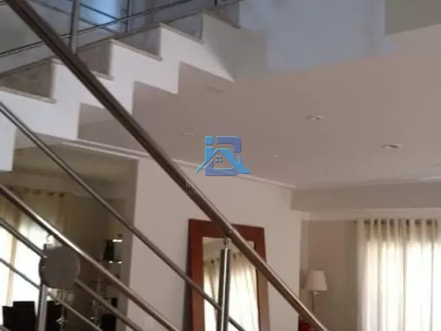 Casa com 1700m² 4 quartos e 2 banheiros, à venda, no bairro Ville Chamonix em Itatiba