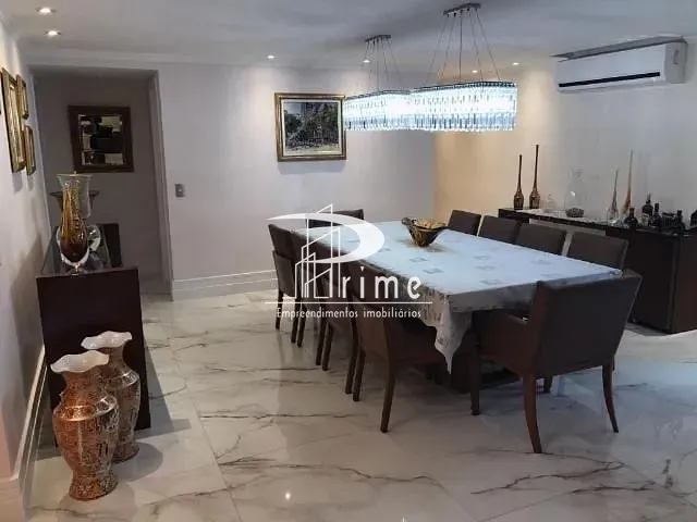 Casa com 680m² 4 quartos e 2 banheiros, à venda, no bairro Itaipu em Niterói