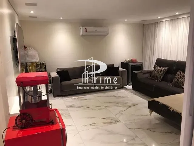 Casa com 680m² 4 quartos e 2 banheiros, à venda, no bairro Itaipu em Niterói