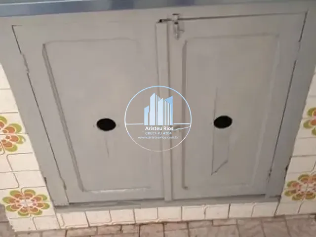 Casa com 70m² 2 quartos e 1 banheiro, à venda, no bairro Centro em Pouso Alegre
