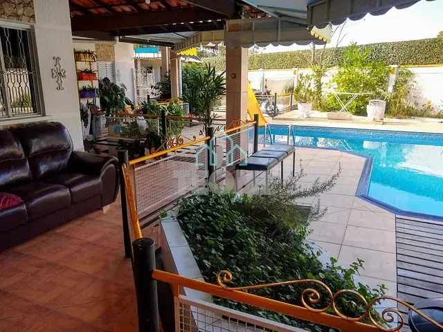 Casa 3 quartos e 3 banheiros, à venda, no bairro Pinheirinho em Taubaté
