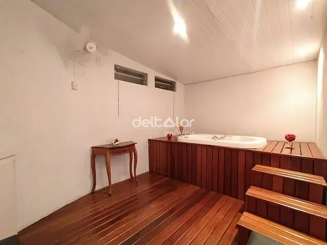Casa com 413m², à venda, no bairro Itapoã em Belo Horizonte