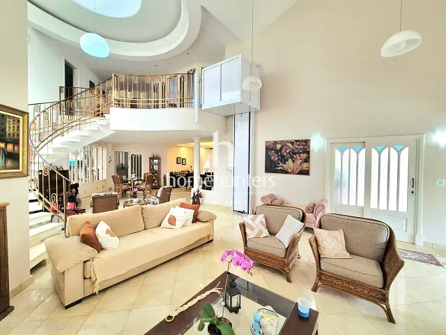 Casa com 640m² 3 quartos e 5 banheiros, à venda, no bairro Residencial Barão do Café em Campinas