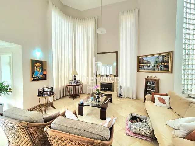 Casa com 640m² 3 quartos e 5 banheiros, à venda, no bairro Residencial Barão do Café em Campinas