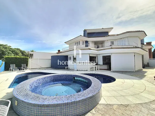 Casa com 640m² 3 quartos e 5 banheiros, à venda, no bairro Residencial Barão do Café em Campinas