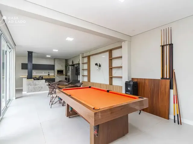 Casa 4 quartos e 7 banheiros, à venda, no bairro São Braz em Curitiba