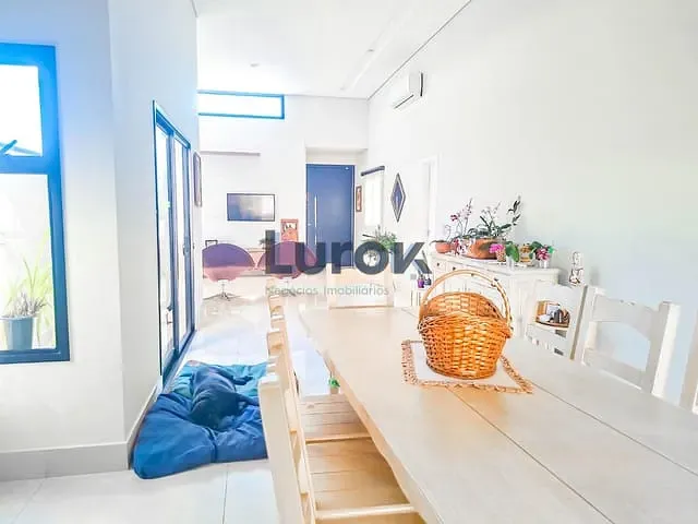 Casa com 300m² 3 quartos e 5 banheiros, à venda, no bairro Condomínio Villa do Sol em Valinhos