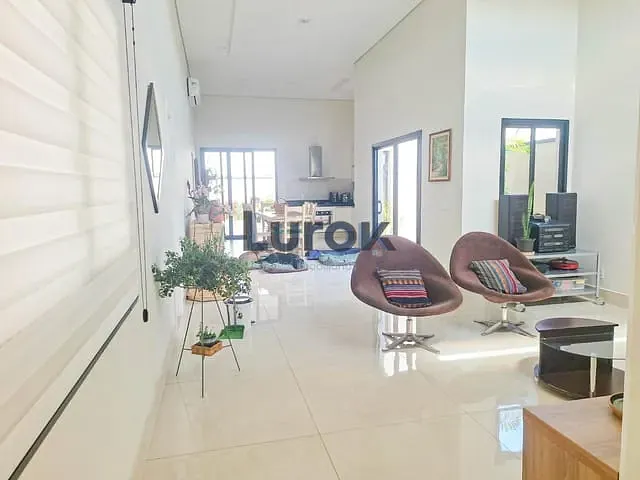 Casa com 300m² 3 quartos e 5 banheiros, à venda, no bairro Condomínio Villa do Sol em Valinhos