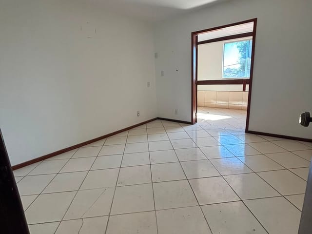 Casa 6 quartos e 4 banheiros, à venda, no bairro Riviera Fluminense em Macaé