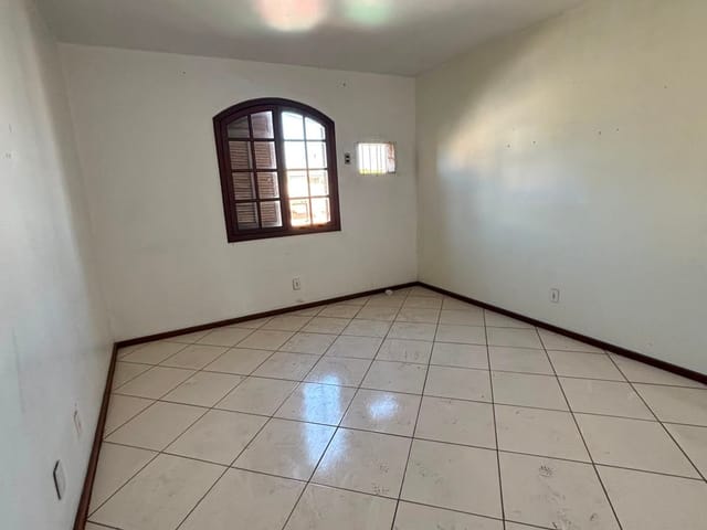 Casa 6 quartos e 4 banheiros, à venda, no bairro Riviera Fluminense em Macaé