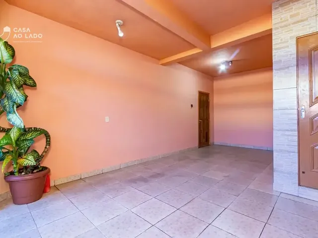 Casa 4 quartos e 3 banheiros, à venda, no bairro Xaxim em Curitiba