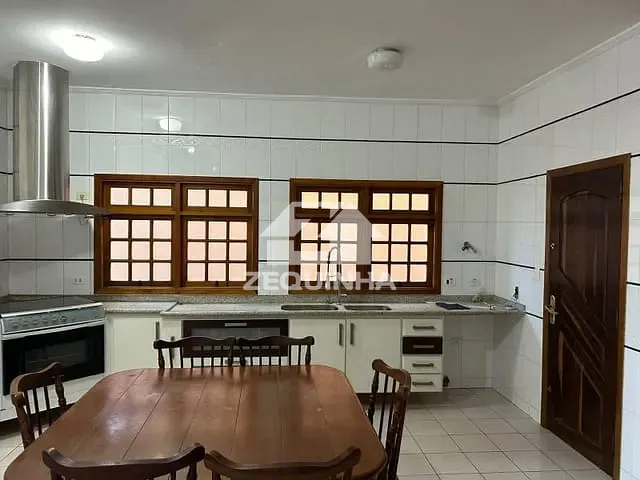 Casa com 360m² 6 quartos e 7 banheiros, à venda, no bairro City Bussocaba em Osasco