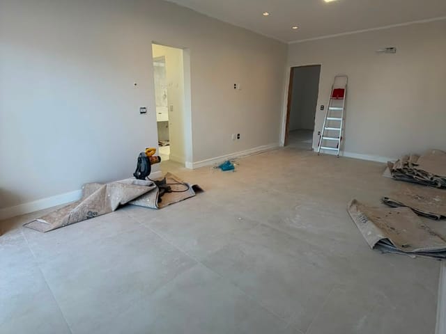 Casa com 300m² 3 quartos e 5 banheiros, à venda, no bairro Vale dos Cristais em Macaé