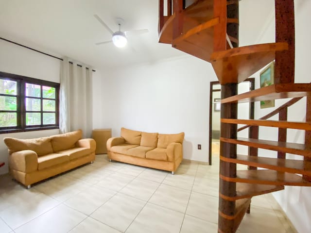 Casa com 360m² 4 quartos e 2 banheiros, à venda ou para alugar, no bairro Centro em Bertioga