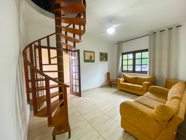 Casa com 360m² 4 quartos e 2 banheiros, à venda ou para alugar, no bairro Centro em Bertioga