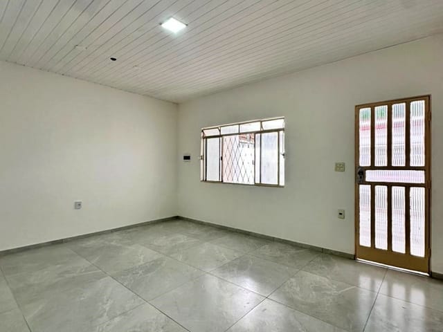 Foto do Casa - Casa comercial para locação com 3 salas, uma vaga e 70 metros, Planalto, Belo Horizonte, MG | Deltalar Imóveis