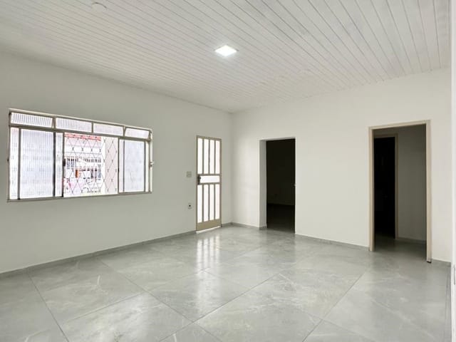Foto do Casa - Casa comercial para locação com 3 salas, uma vaga e 70 metros, Planalto, Belo Horizonte, MG | Deltalar Imóveis