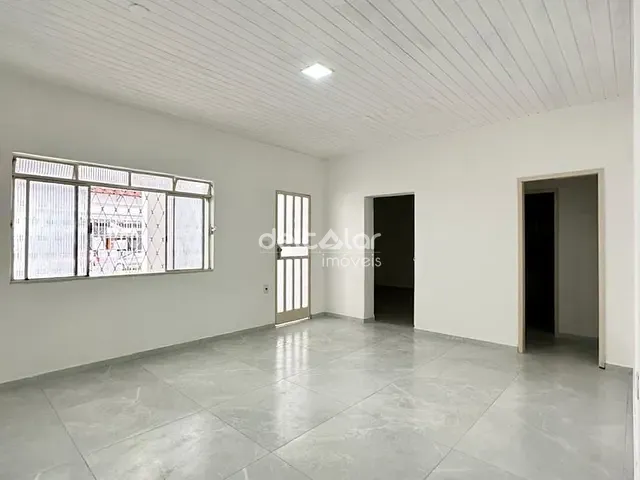 Casa com 78m², para alugar, no bairro Planalto em Belo Horizonte