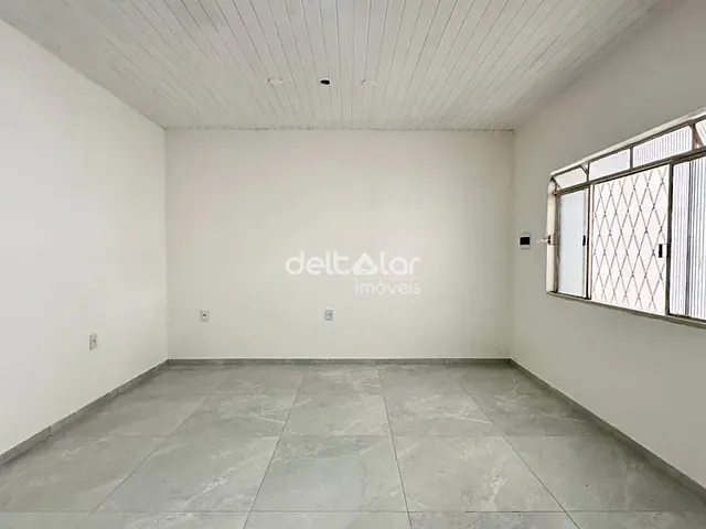 Casa com 78m², para alugar, no bairro Planalto em Belo Horizonte