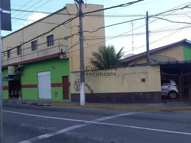 Casa com 266m² 2 quartos e 2 banheiros, à venda, no bairro Parque Itamarati em Jacareí
