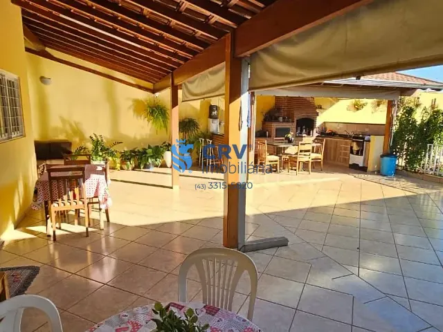 Casa com 414m² 3 quartos e 2 banheiros, à venda, no bairro Vila Goes em Londrina
