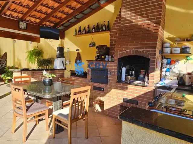 Casa com 414m² 3 quartos e 2 banheiros, à venda, no bairro Vila Goes em Londrina