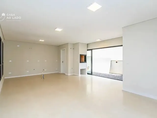 Casa 3 quartos e 4 banheiros, à venda, no bairro Barreirinha em Curitiba